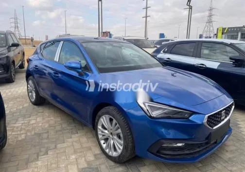 سيات ليون 2026 أزرق غامق جديدة للبيع - 2