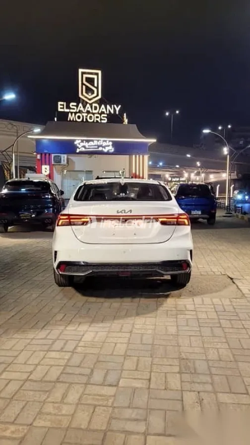 كيا سيراتو 2025 أبيض جديدة للبيع - 4