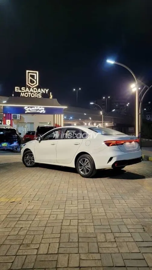 كيا سيراتو 2025 أبيض جديدة للبيع - 6