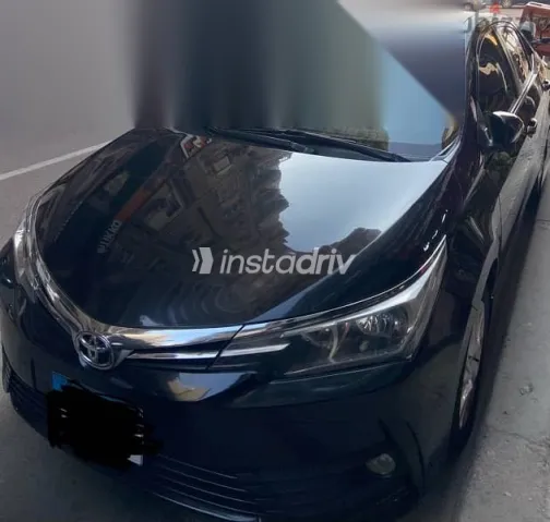تويوتا كورولا 2018 أسود مستعملة للبيع - 1