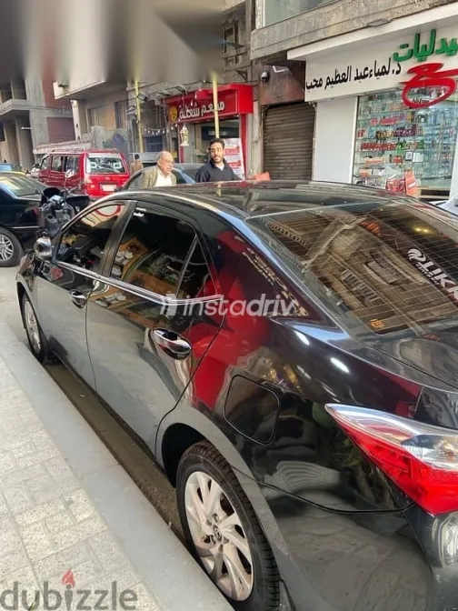 تويوتا كورولا 2018 أسود مستعملة للبيع - 5