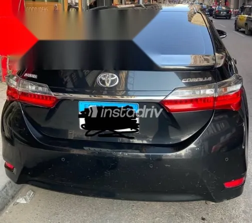 تويوتا كورولا 2018 أسود مستعملة للبيع - 6