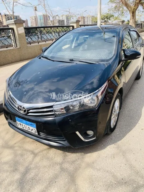 تويوتا كورولا 2015 أسود مستعملة للبيع - 3