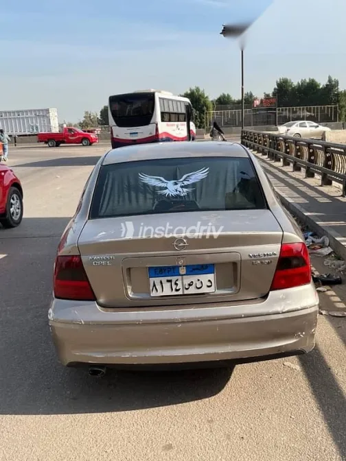 اوبل فيكترا 2003 ذهبي مستعملة للبيع - 1
