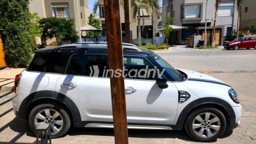 مينى كانترى مان 2019 أبيض مستعملة للبيع - 1