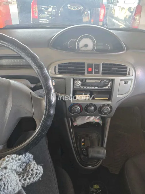 هيونداي ماتريكس 2005 أبيض مستعملة للبيع - 9