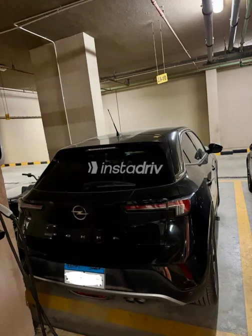 اوبل موكا 2023 أبيض مستعملة للبيع - 1