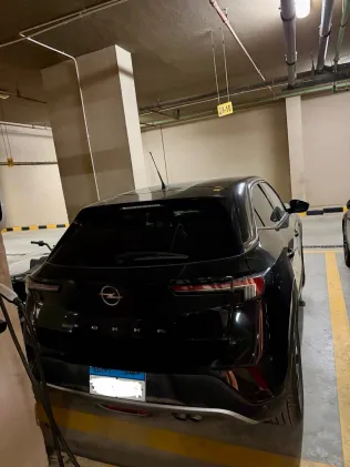 اوبل موكا 2023 أبيض مستعملة للبيع