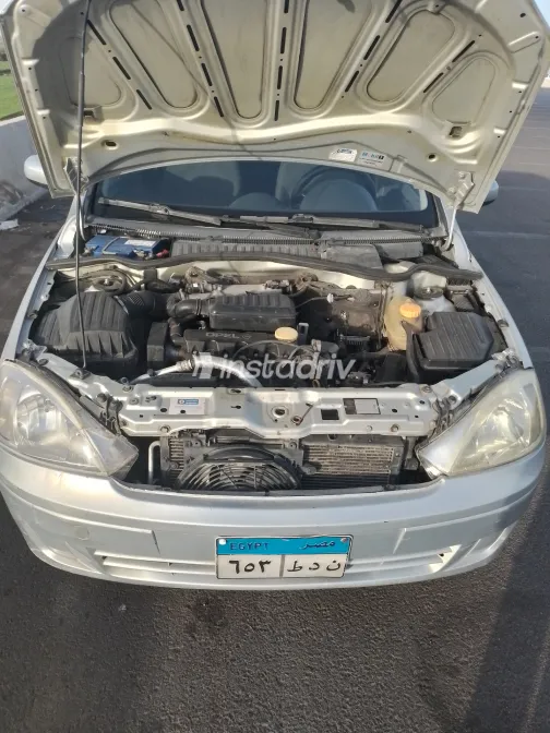 اوبل كورسا 2003 أبيض مستعملة للبيع - 4