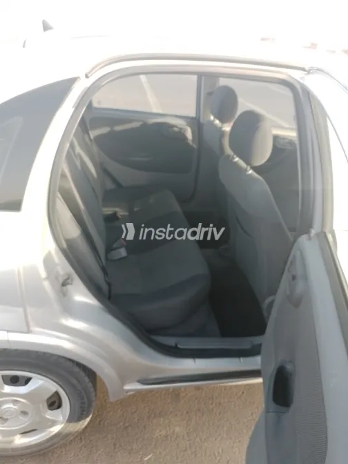 اوبل كورسا 2003 أبيض مستعملة للبيع - 7