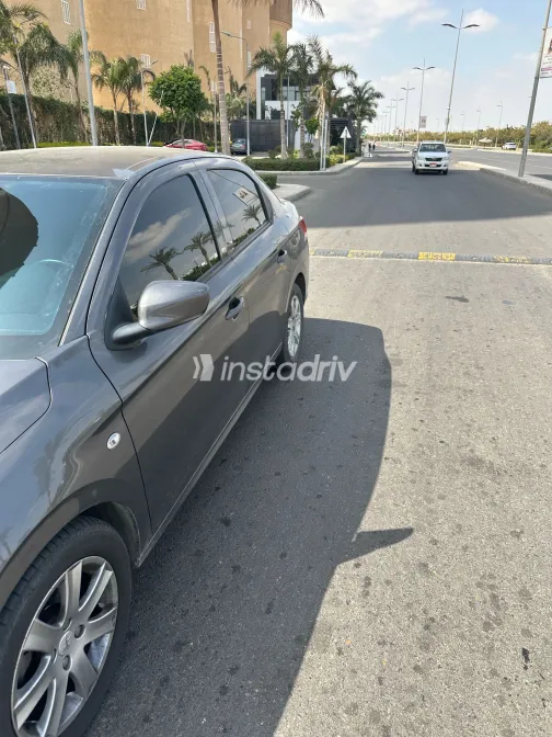 بيجو 301 2022 أبيض مستعملة للبيع - 1