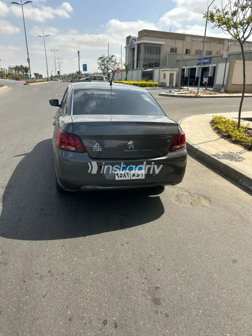 بيجو 301 2022 أبيض مستعملة للبيع - 3