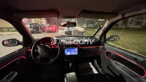 رينو كليو 2001 أبيض مستعملة للبيع - 4