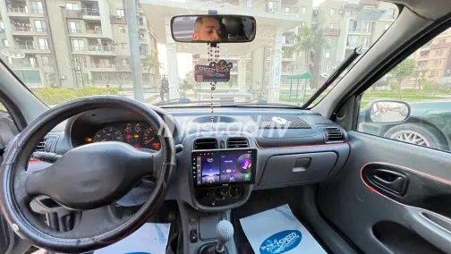 رينو كليو 2001 أبيض مستعملة للبيع - 7