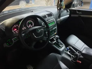 سكودا فانتازيا 2012 أبيض مستعملة للبيع