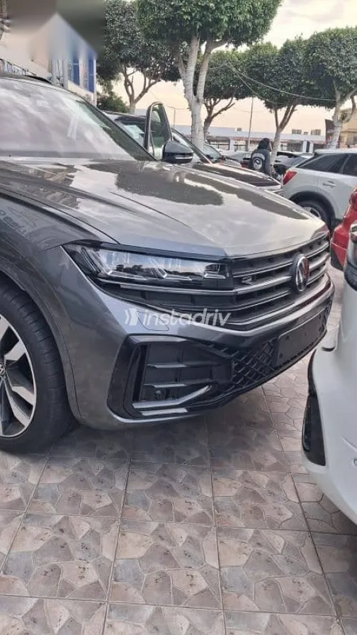 فولكس فاغن طوارق 2026 رمادي جديدة للبيع - 1