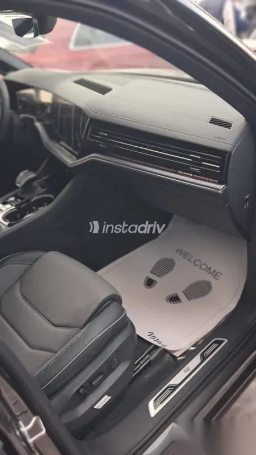 فولكس فاغن طوارق 2026 رمادي جديدة للبيع - 9