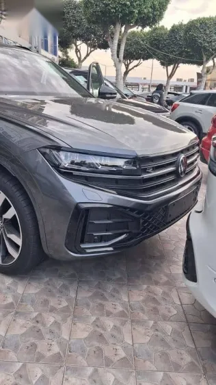 فولكس فاغن طوارق 2026 رمادي جديدة للبيع