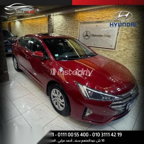 هيونداي إلنترا 2020 أحمر مستعملة للبيع - 2