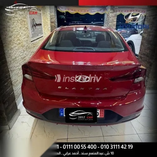 هيونداي إلنترا 2020 أحمر مستعملة للبيع - 4