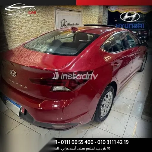 هيونداي إلنترا 2020 أحمر مستعملة للبيع - 5
