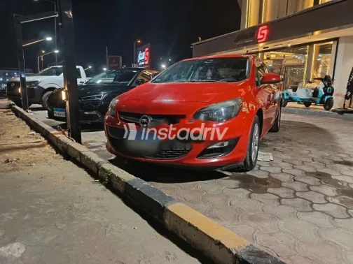 اوبل أسترا 2020 أحمر مستعملة للبيع - 1