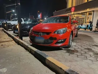 اوبل أسترا 2020 أحمر مستعملة للبيع