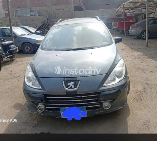 بيجو 207 SW 2008 بترولي مستعملة للبيع - 1