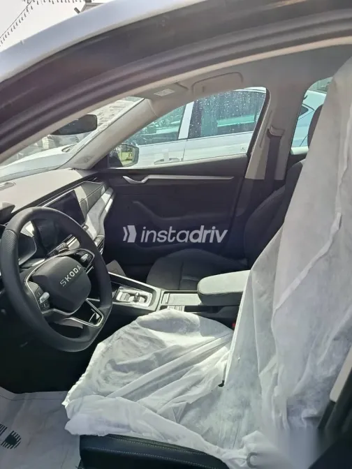 سكودا اوكتافيا 2026 أسود جديدة للبيع - 6