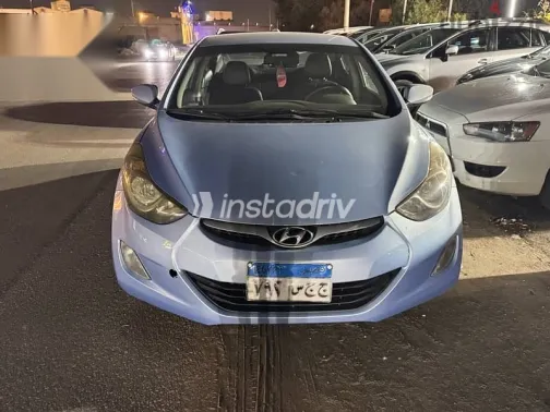 هيونداي إلنترا 2012 أزرق غامق مستعملة للبيع - 1