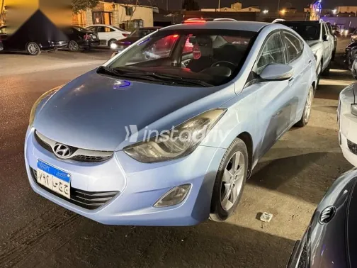 هيونداي إلنترا 2012 أزرق غامق مستعملة للبيع - 2
