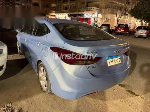 هيونداي إلنترا 2012 أزرق غامق مستعملة للبيع - 5