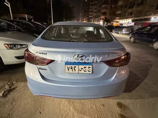 هيونداي إلنترا 2012 أزرق غامق مستعملة للبيع - 6