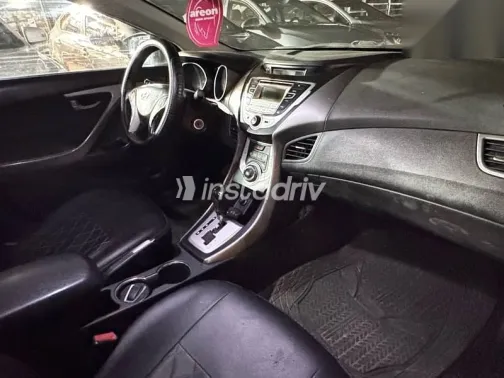 هيونداي إلنترا 2012 أزرق غامق مستعملة للبيع - 7