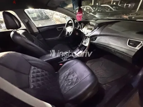 هيونداي إلنترا 2012 أزرق غامق مستعملة للبيع - 8