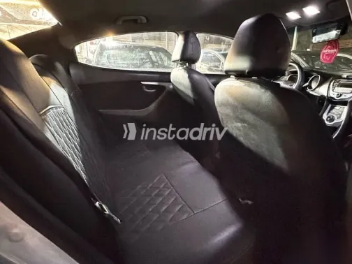 هيونداي إلنترا 2012 أزرق غامق مستعملة للبيع - 9