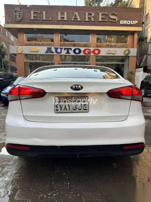Kia Cerato 2018 White Used for Sale - 2