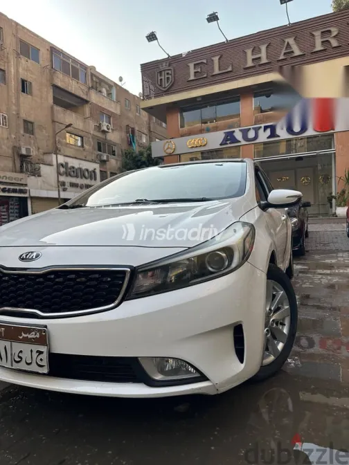 Kia Cerato 2018 White Used for Sale - 4