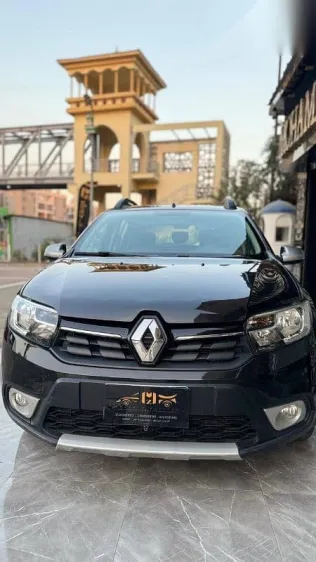رينو سانديرو 2023 أسود مستعملة للبيع