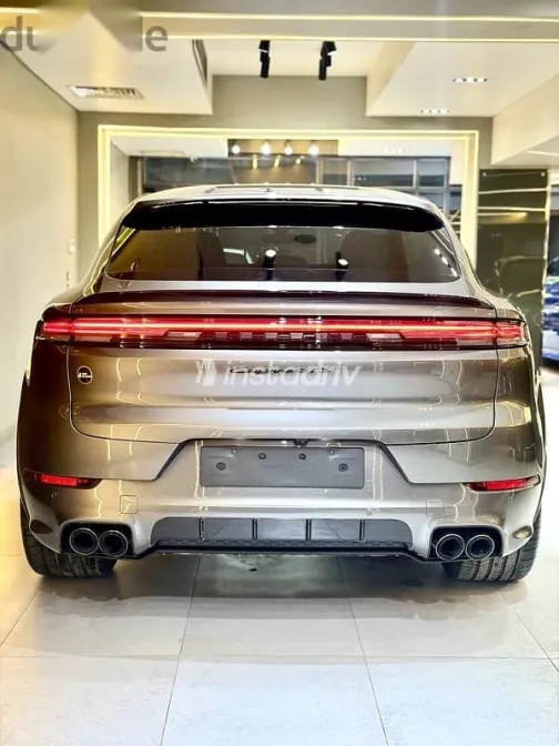 بورش كايين 2024 رمادي مستعملة للبيع - 4