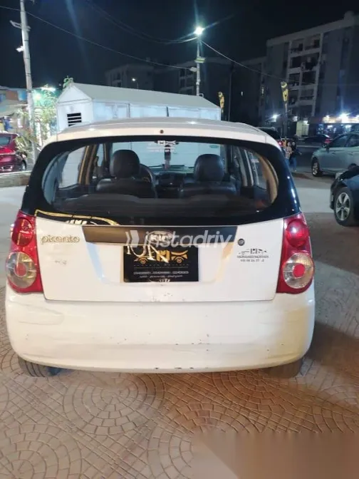 كيا بيكانتو 2011 أبيض مستعملة للبيع - 1