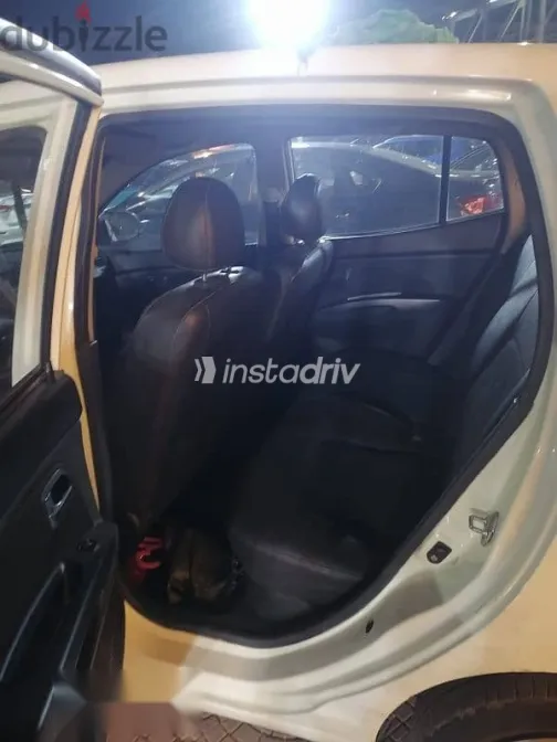 كيا بيكانتو 2011 أبيض مستعملة للبيع - 5