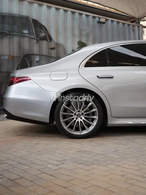 مرسيدس S 500 2021 فضي مستعملة للبيع - 2