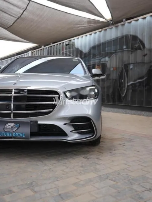 مرسيدس S 500 2021 فضي مستعملة للبيع - 3