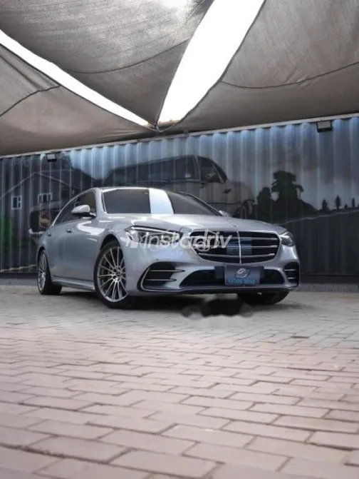 مرسيدس S 500 2021 فضي مستعملة للبيع - 4