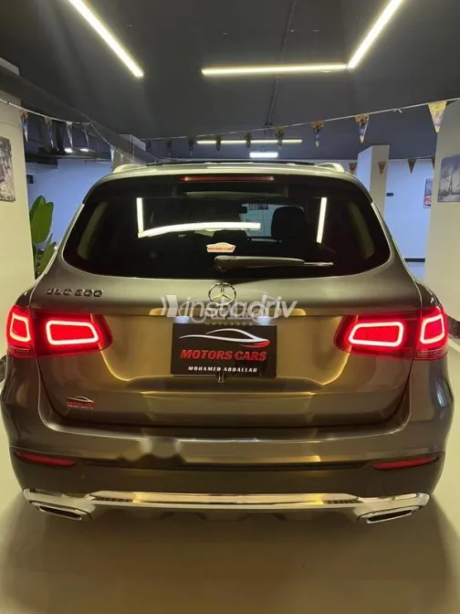مرسيدس GLC 2021 رمادي مستعملة للبيع - 4