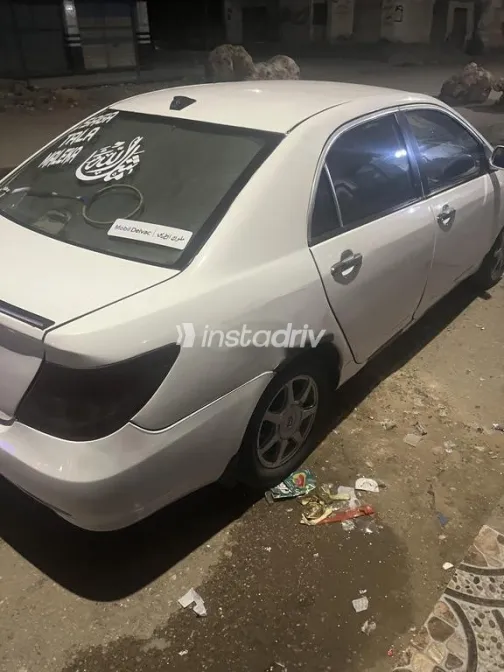 بى واى دى‬ F3 2011 أبيض مستعملة للبيع - 3