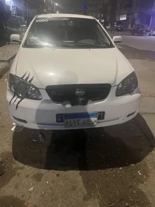 بى واى دى‬ F3 2011 أبيض مستعملة للبيع