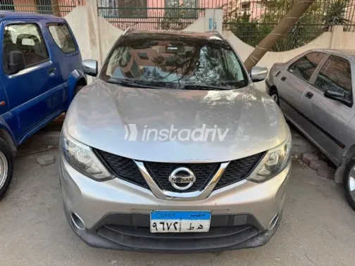 نيسان قشقاي 2018 فضي مستعملة للبيع - 1