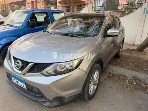 نيسان قشقاي 2018 فضي مستعملة للبيع - 2